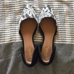 Qupid Lace Flats